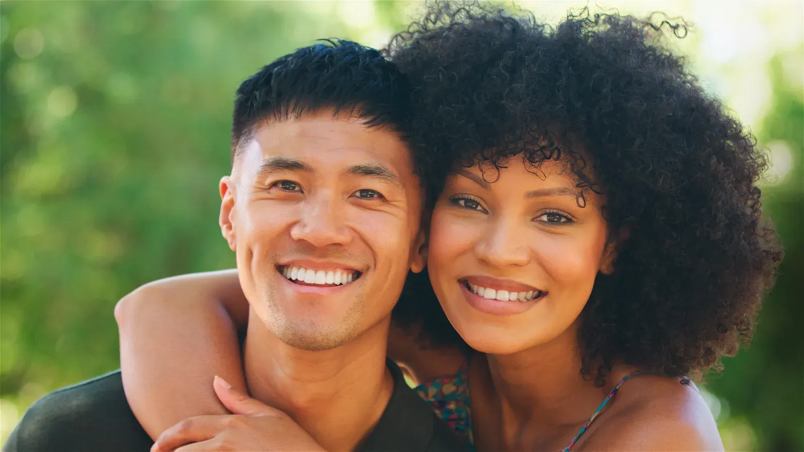 Porcelain Veneers vs. Bonding: Which Fits Your Smile?